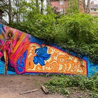 Photo taken at Parkland Walk (Crouch End to Highgate section) by Annie H. on 4/23/2022