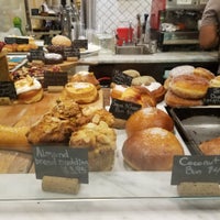 10/6/2018 tarihinde Nina C.ziyaretçi tarafından Du Jour Bakery'de çekilen fotoğraf