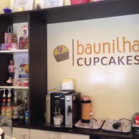 รูปภาพถ่ายที่ Baunilha Cupcakes โดย Nine C. เมื่อ 11/20/2013