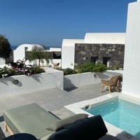 Photo taken at Santo Maris Oia Luxury Suites and Spa in Santorini by Stratis V. on 10/25/2022