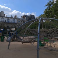 Photo taken at Aire de jeux du Parc Monceau by Joshua R. on 9/17/2021