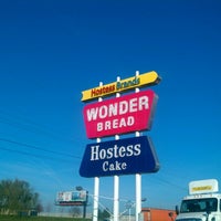 Photo taken at Wonder Hostess Bakery Outlet by Keith D. M. on 11/17/2012