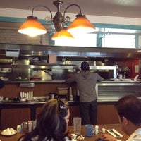 11/11/2012 tarihinde Becky B.ziyaretçi tarafından Lori&amp;#39;s Cafe'de çekilen fotoğraf