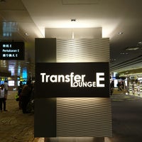 Photo taken at Transfer Lounge E by Masakazu K. on 9/1/2017