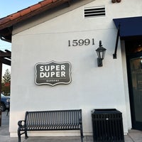 Photo taken at Super Duper Burger by Helen Do (. on 11/11/2022