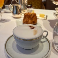 Photo taken at Restaurant Alain Ducasse by Helen Do (. on 7/31/2022