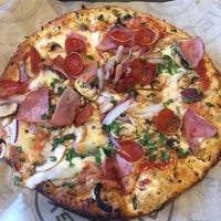 Photo taken at Pieology Pizzeria by Brian K. on 10/14/2014