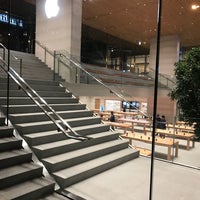 Photo taken at Apple North Michigan Avenue by • . on 10/25/2017