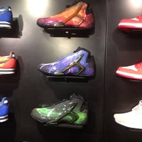 nike store at glorietta