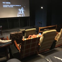 Das Foto wurde bei The Cinema von Alina K. am 3/6/2016 aufgenommen