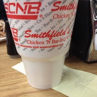 Photo taken at Smithfield&amp;#39;s Chicken &amp;#39;N Bar-B-Q by Tricia G. on 1/6/2013
