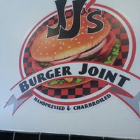 Foto scattata a JJ&amp;#39;s Burger Joint da Brian B. il 6/7/2013