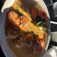 Photo taken at Betty Lou&amp;#39;s Seafood &amp;amp; Grill by Amy L. on 12/26/2019