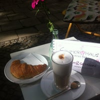 Снимок сделан в Sommerhaus KaffeeBar пользователем Galina M. 9/19/2012