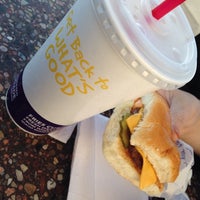 Foto scattata a Good Times Burgers &amp; Frozen Custard da Fat P. il 3/15/2014