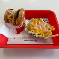 Photo taken at In-N-Out Burger by Scott T. on 1/5/2023