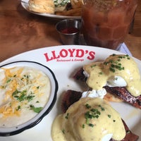 Photo taken at Lloyd’s Restaurant &amp;amp; Lounge by Megan on 3/16/2019