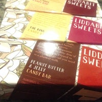 รูปภาพถ่ายที่ Liddabit Sweets โดย Chris B. เมื่อ 9/5/2013