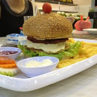 Restaurant Azhaar Maju Asian Restaurant