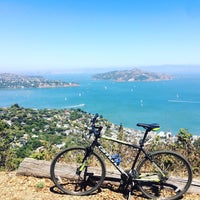 Photo taken at Golden Gate Rides Bike Rentals by Bigyan K. on 8/18/2016