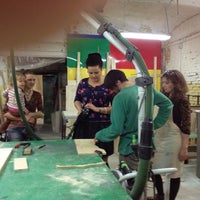 Photo prise au Общественная столярная мастерская &quot;Механические деревянные шестеренки&quot; par Alexandra B. le10/12/2012