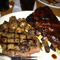 Photo taken at Texas Roadhouse by Amador C. on 12/20/2012
