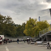 Photo taken at Bike And Roll Central Park (Tavern On The Green) by kazu on 10/26/2018