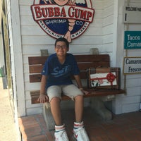 Photo taken at Bubba Gump Shrimp Co. by Liliana on 8/13/2016