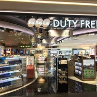 Photo taken at Fa-So-La DUTY FREE 第4サテライト by Ryan T. on 5/26/2016