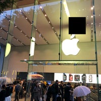 Photo taken at Apple Omotesando by Ryan T. on 9/21/2018