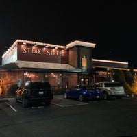 รูปภาพถ่ายที่ Steak Street โดย Christian A. เมื่อ 1/28/2018
