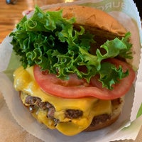 6/17/2019에 Christian A.님이 BurgerFi에서 찍은 사진