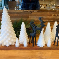 Photo taken at Crate &amp;amp; Barrel by Christian A. on 10/21/2018