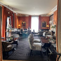 Photo taken at Hôtel Pavillon de la Reine by Sabine (Your Ambassadrice) d. on 8/13/2022