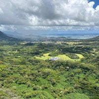 Photo taken at Nuʻuanu Pali Lookout by Tony on 8/4/2023
