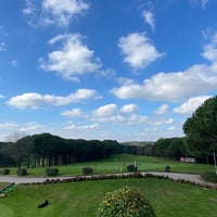 รูปภาพถ่ายที่ Kemer Golf &amp;amp; Country Club Golf Range โดย Derya Ö. เมื่อ 11/12/2021