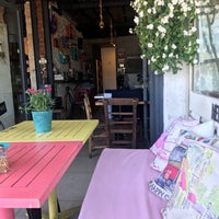 Foto tirada no(a) MEL&amp;#39;S Cafe&amp;amp;Bistro por Guzin em 6/13/2018