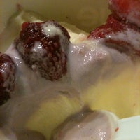 Photo taken at Peachwave Frozen Yogurt by Randy R. on 10/7/2012