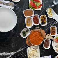 Das Foto wurde bei Taşlıhan Restaurant von Emin ilker Apanay am 6/19/2021 aufgenommen
