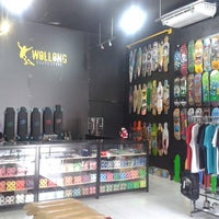 Photo taken at WOLLONG BOARD STORE by Diego S. on 12/13/2013