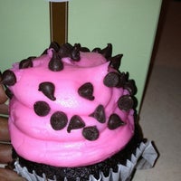 3/27/2013에 Jolie L.님이 Gigi&amp;#39;s Cupcakes에서 찍은 사진