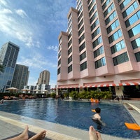 Photo taken at swimming pool @ rembrandt hotel by JEJOON P. on 11/26/2023
