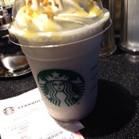 Photo taken at Starbucks Coffee アトレ目黒1店 by Maiko N. on 3/20/2015