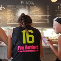 7/22/2018 tarihinde Bryanziyaretçi tarafından Jeni&amp;#39;s Splendid Ice Creams'de çekilen fotoğraf