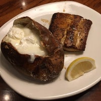Photo taken at Outback Steakhouse by §uz E. on 1/19/2019