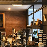 Photo taken at Wonderwall l The Kaffebar by Rinlapat P. on 11/3/2018