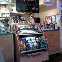 12/19/2012 tarihinde Dennis S.ziyaretçi tarafından Fairfax Coffee House'de çekilen fotoğraf