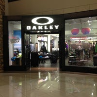 oakley stores