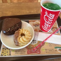Photo taken at Mister Donut by hiro 5. on 8/20/2016