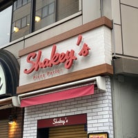 Photo taken at Shakey&amp;#39;s by satoshi on 6/15/2022